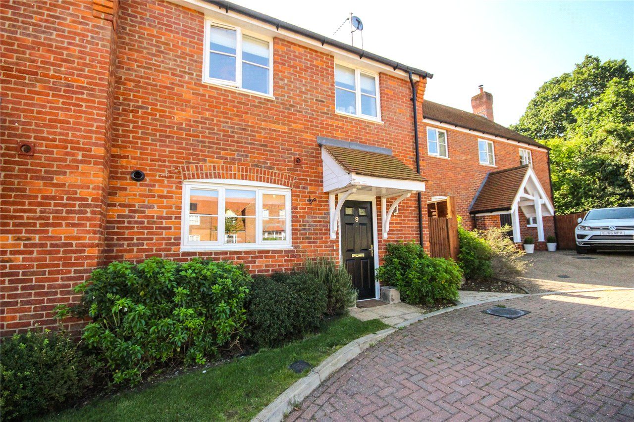 3 bed semidetached house for sale in Humbers Hoe, Markyate, St. Albans