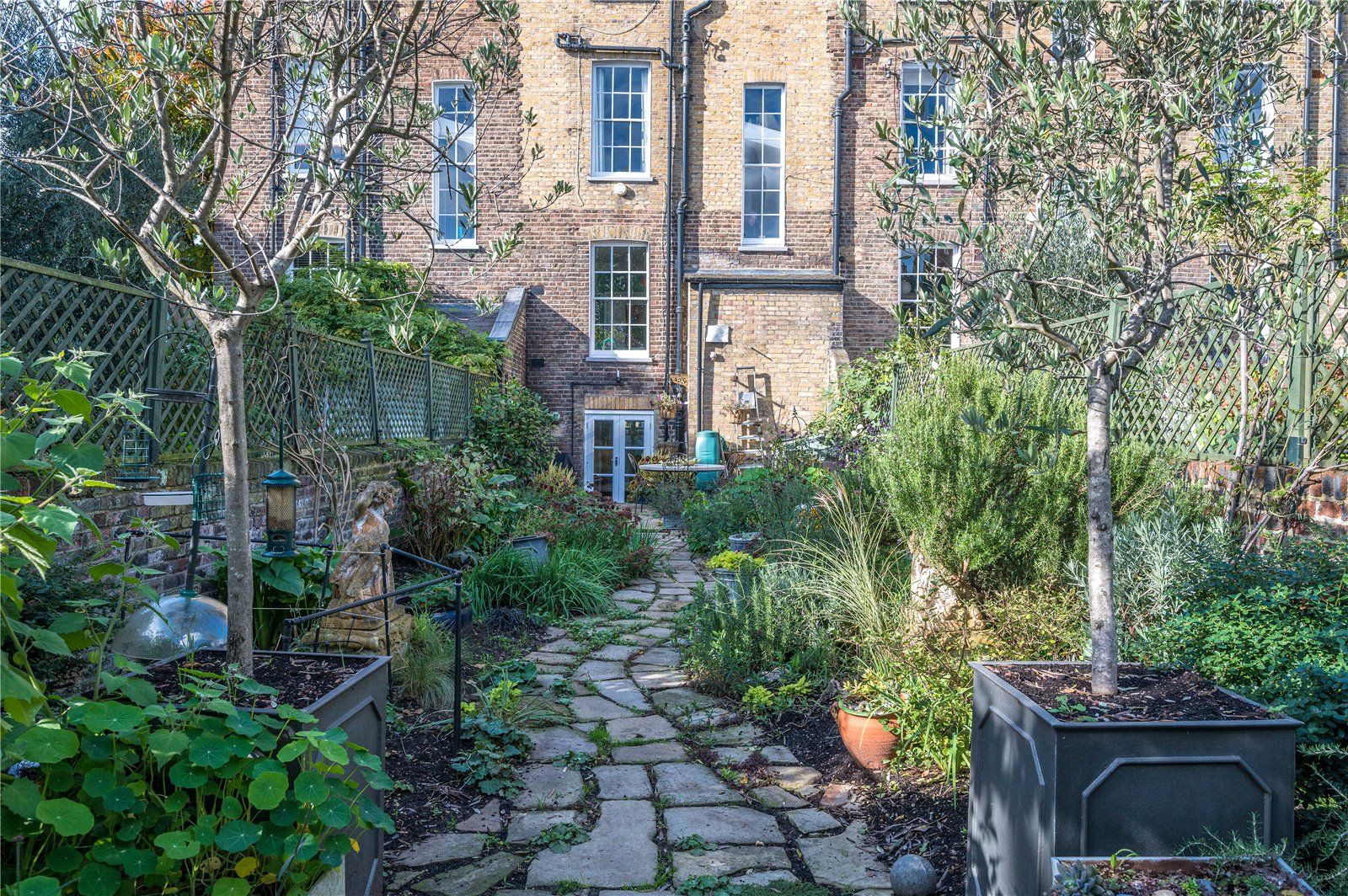 4 bed terraced house for sale in St. Pauls Place, Islington, London N1