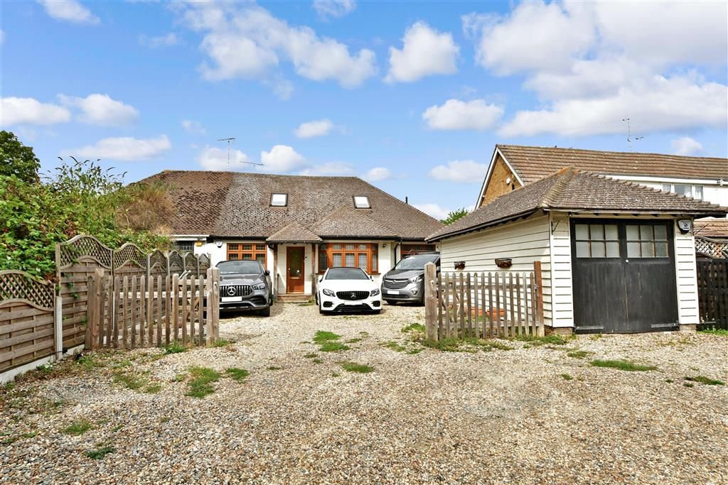 4 bed bungalow for sale in Runwell Road, Wickford, Essex SS11 Zoopla