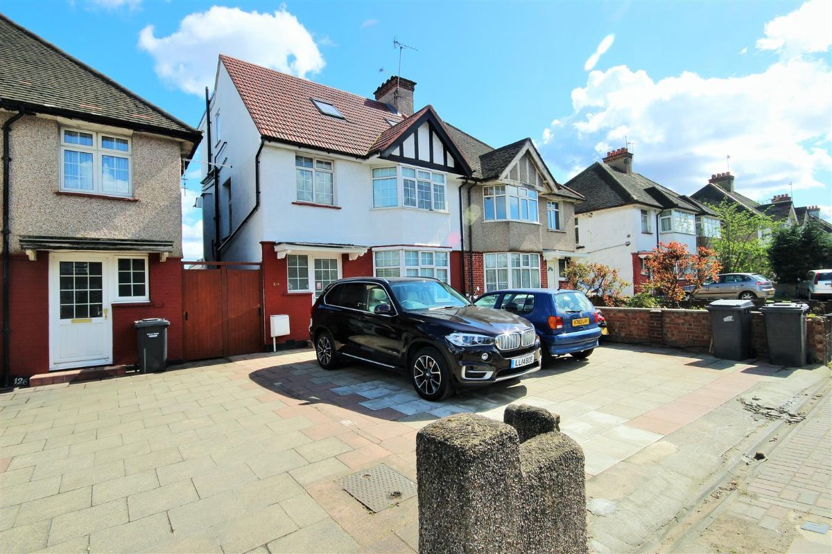 2 bed flat to rent in Hendon Way, London NW2 Zoopla