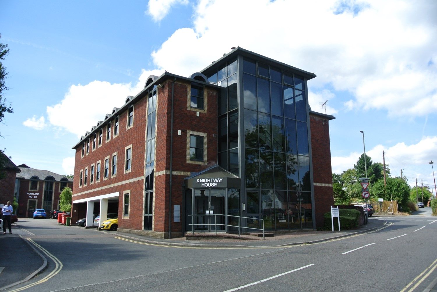 Office to let in Park Street, Bagshot GU19 Zoopla