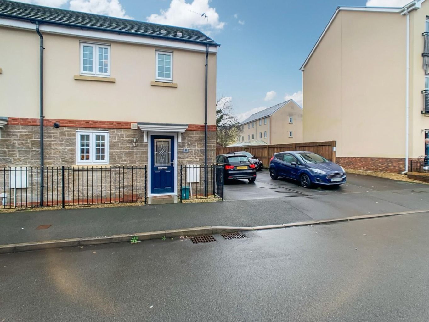 2 bed semidetached house for sale in Ffordd Cambria, Pontarddulais