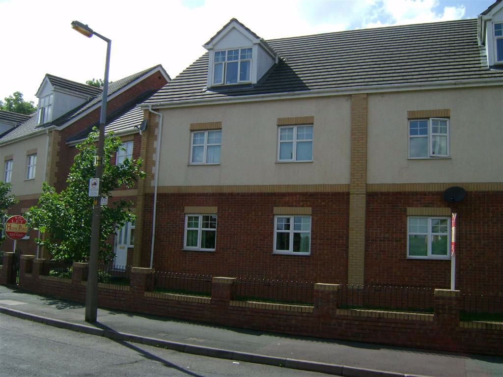 2 bed flat to rent in Grace Road, Tipton DY4 Zoopla