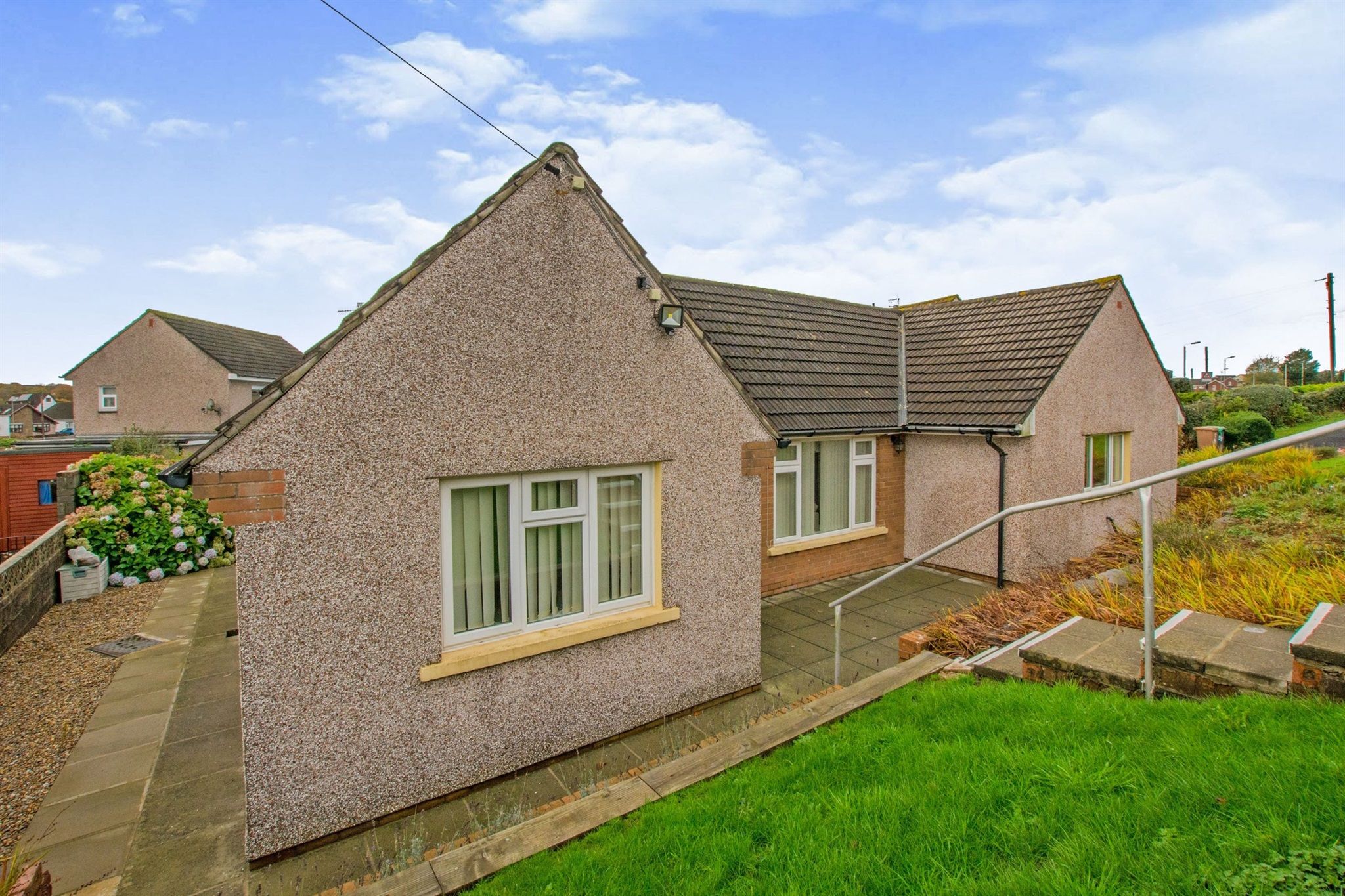 3 bed detached bungalow for sale in Highfield Road, Pontllanfraith