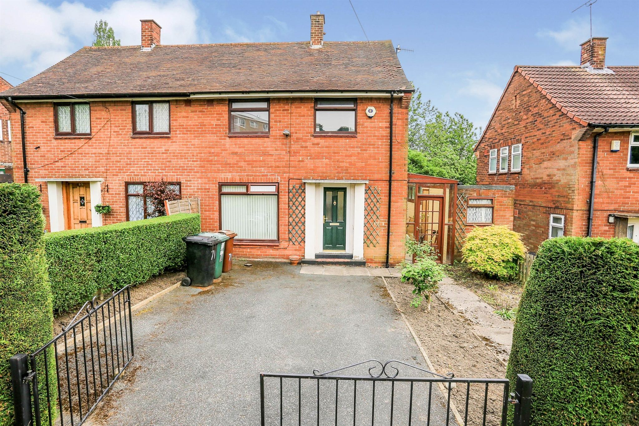 2 bed semidetached house for sale in Queenswood Drive, Headingley