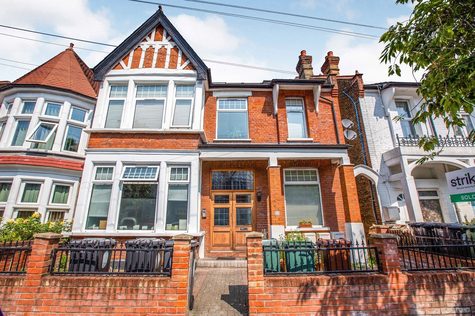 55 Lyndhurst Drive, London E10  