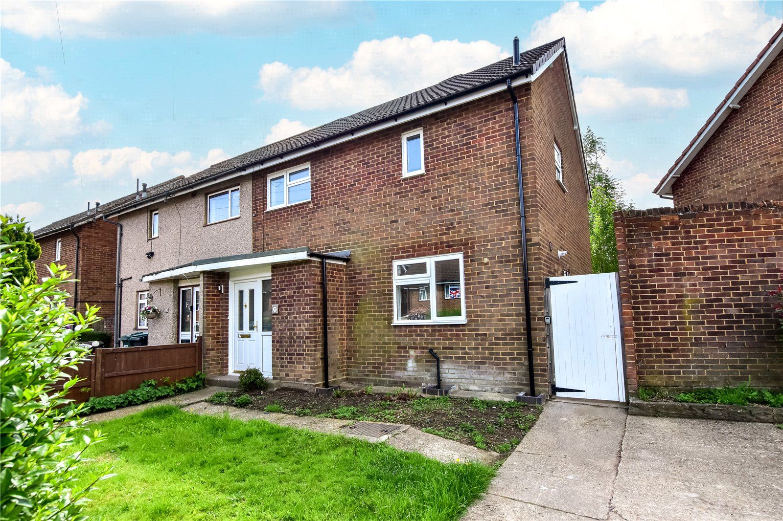3 bed semidetached house for sale in Owens Way, Croxley Green