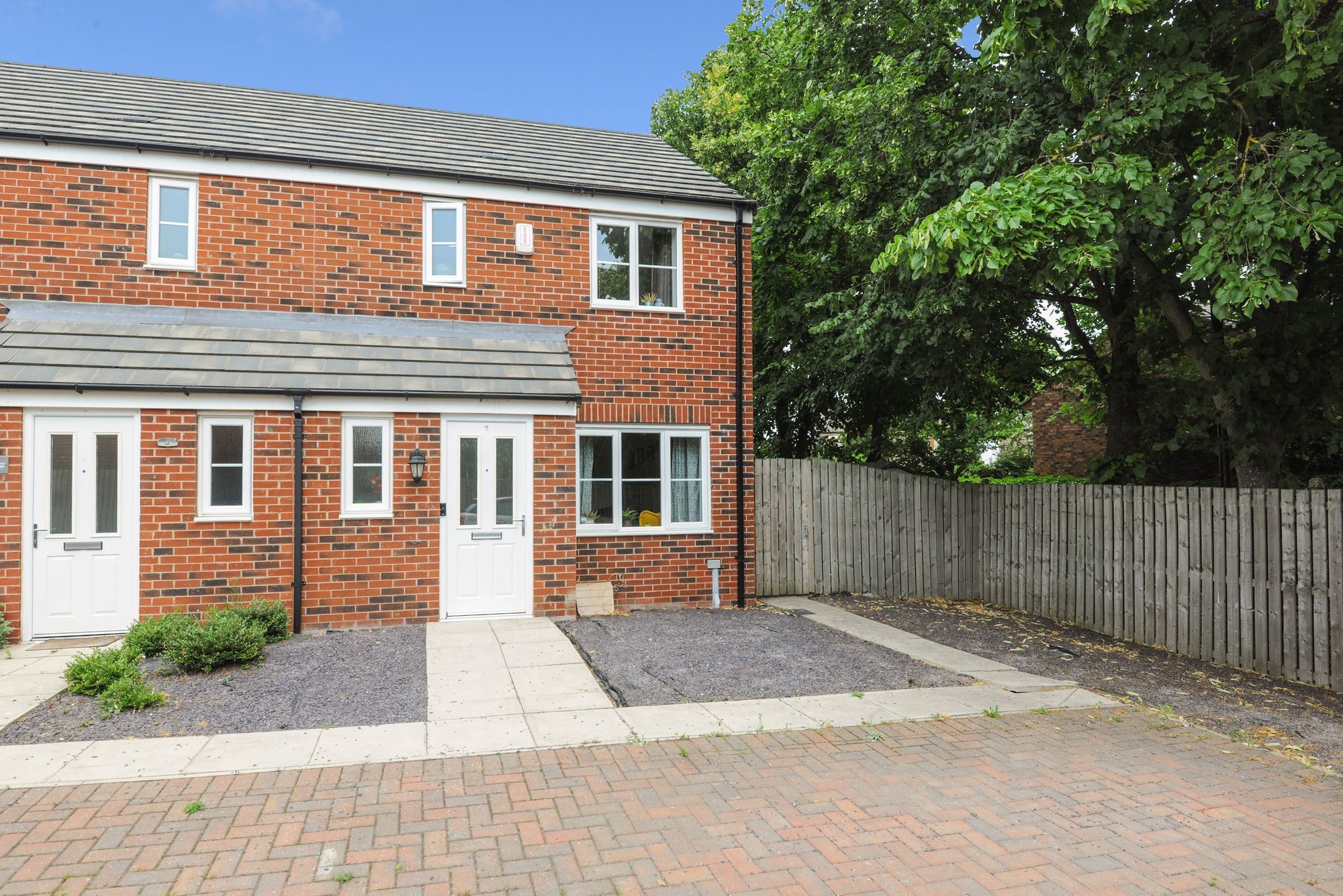 3 bed semidetached house for sale in Hurricane Avenue, Sheffield S13