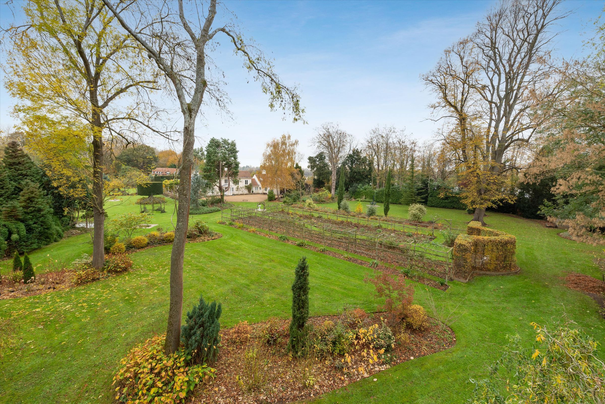 5 bed detached house for sale in Staines Road, Wraysbury, StainesUpon