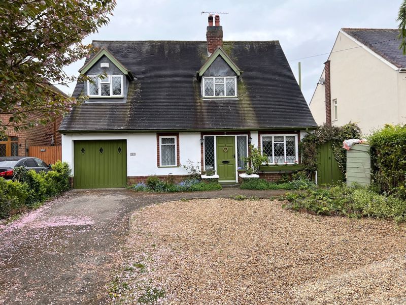 3 bed detached house for sale in Nuneaton Road, Bulkington, Bedworth