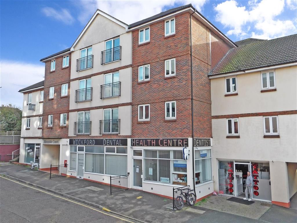 3 bed flat for sale in Lower Southend Road, Wickford, Essex SS11 Zoopla