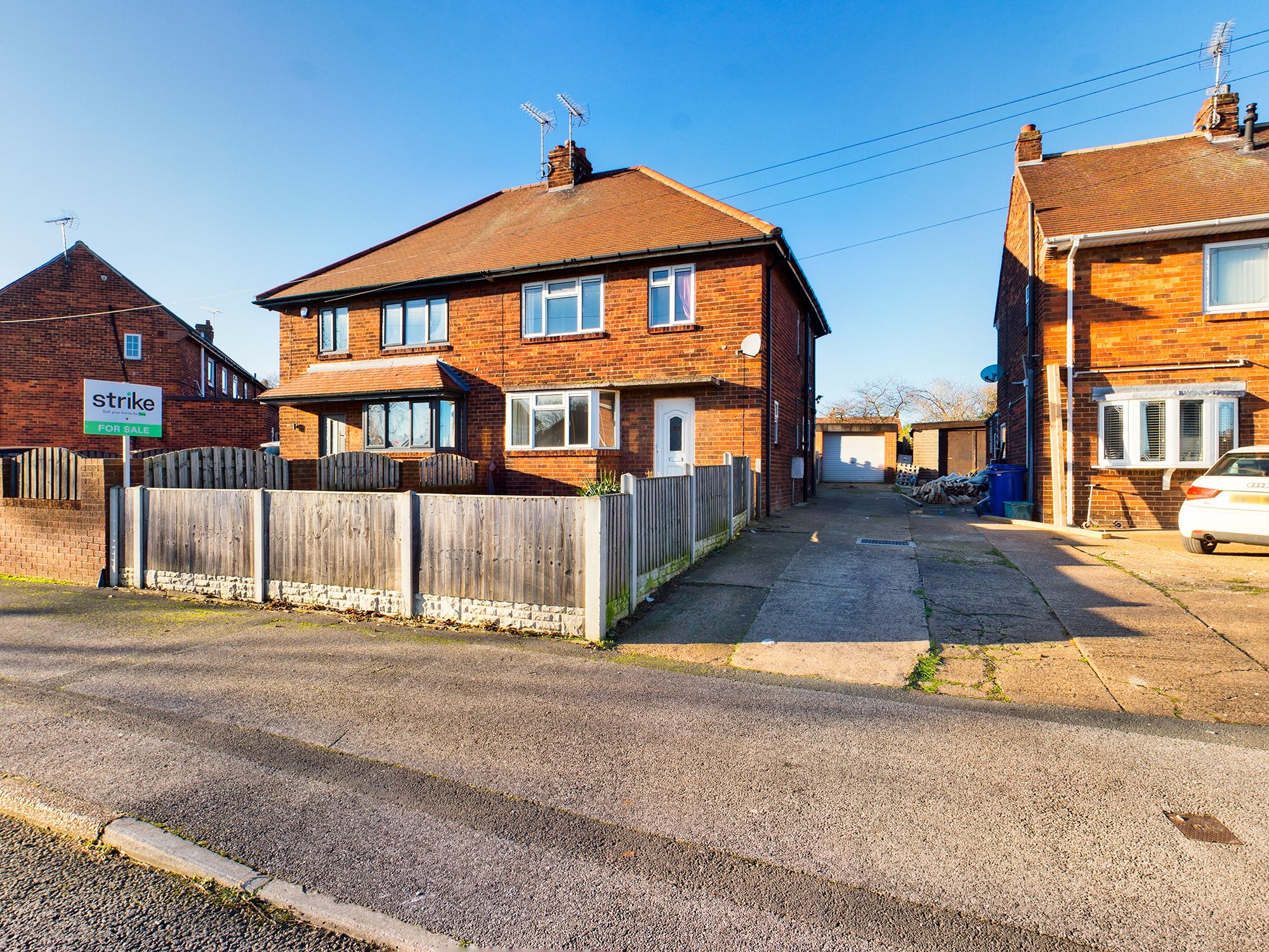 3 bed semidetached house for sale in Osborne Avenue, Woodlands