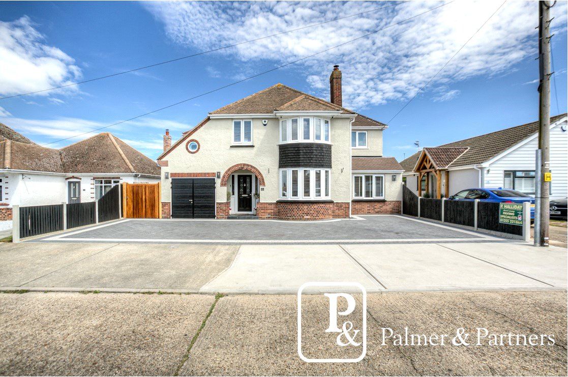4 bed detached house for sale in Mountview Road, ClactonOnSea, Essex