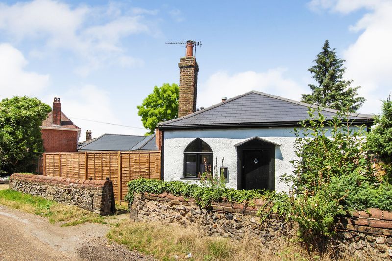 2 bed detached bungalow for sale in Hall Lane RM15 Zoopla