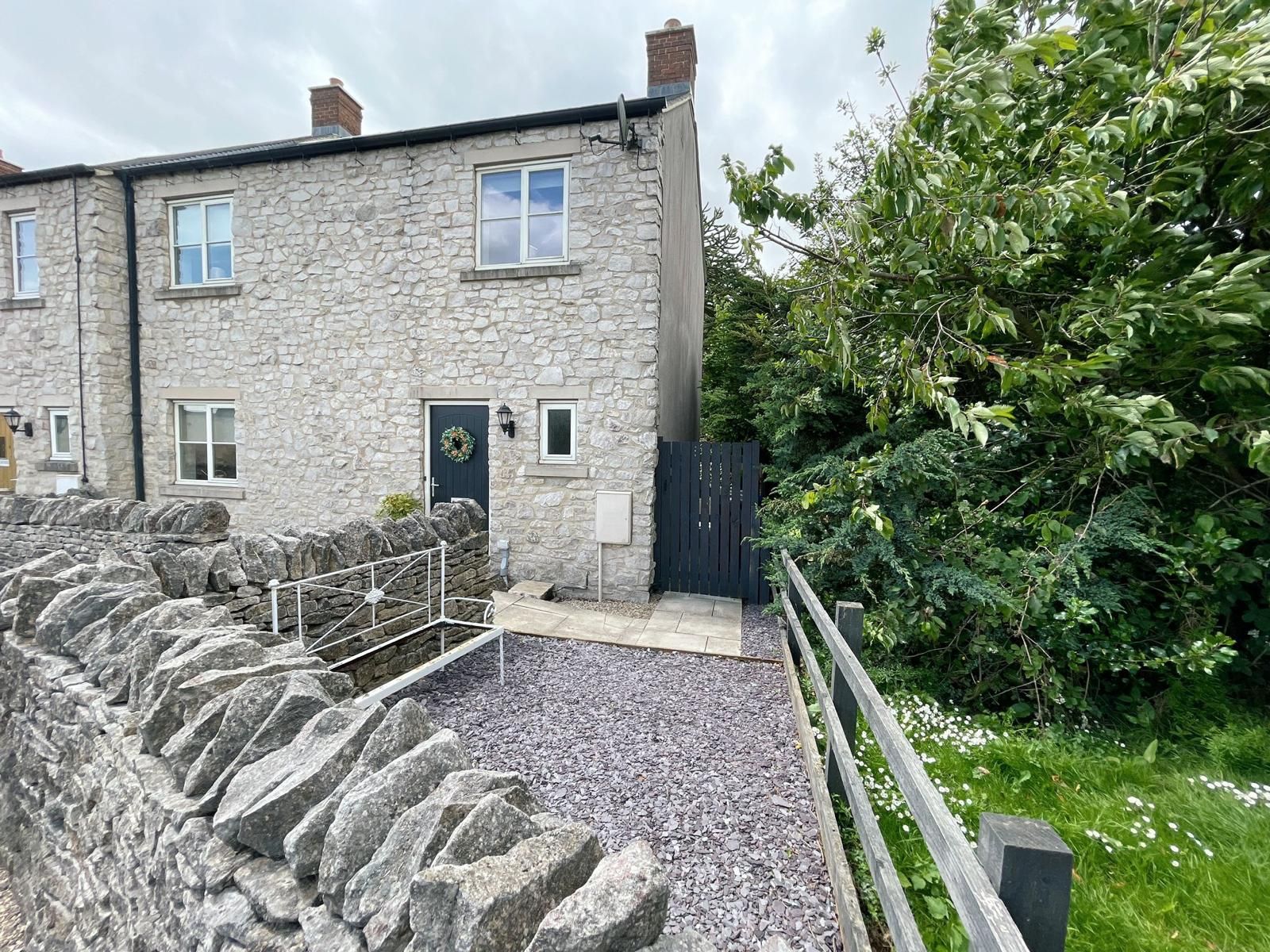 3 bed end terrace house for sale in Hallcroft, New Road, Middleton