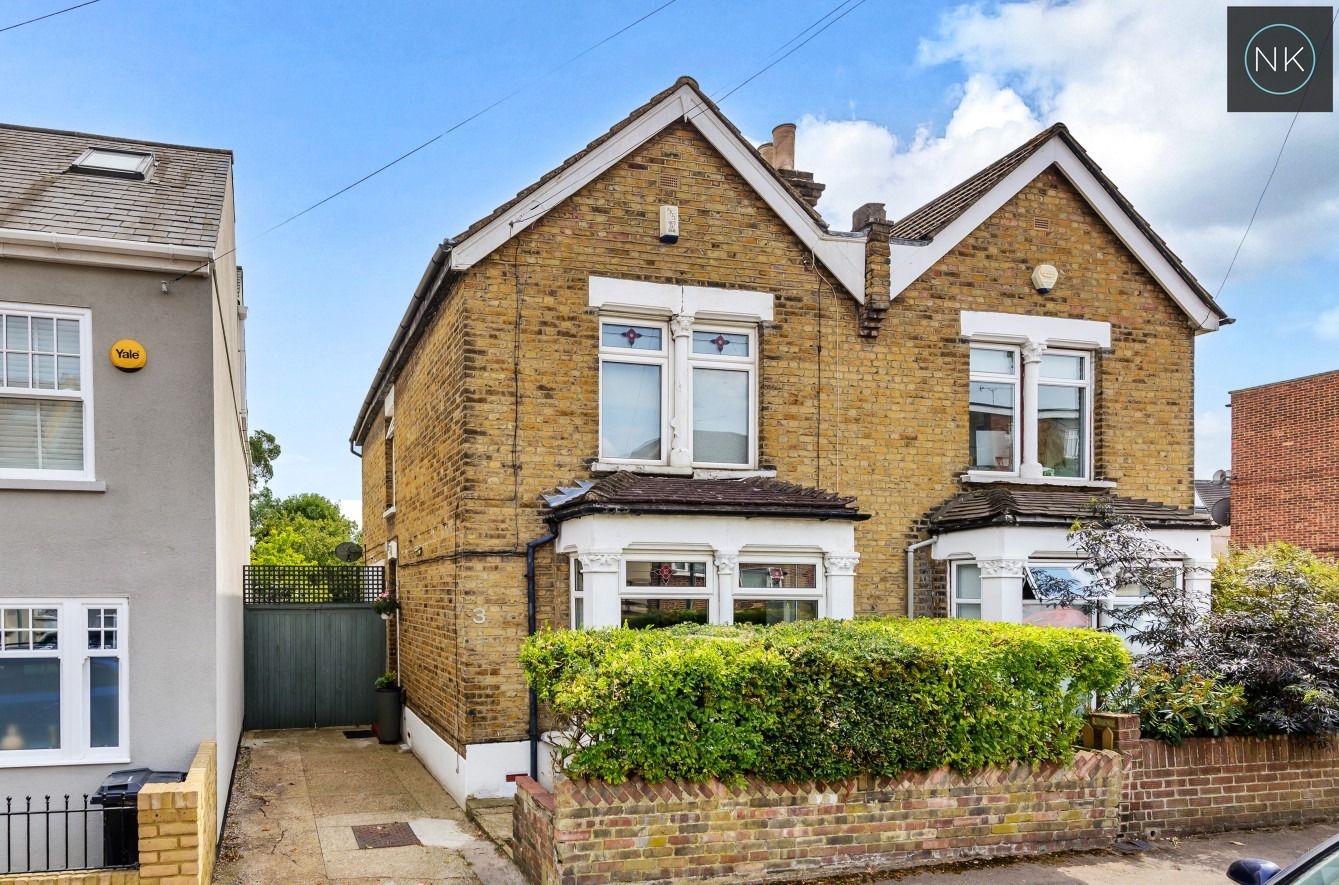 2 bed semidetached house for sale in Albert Road, South Woodford