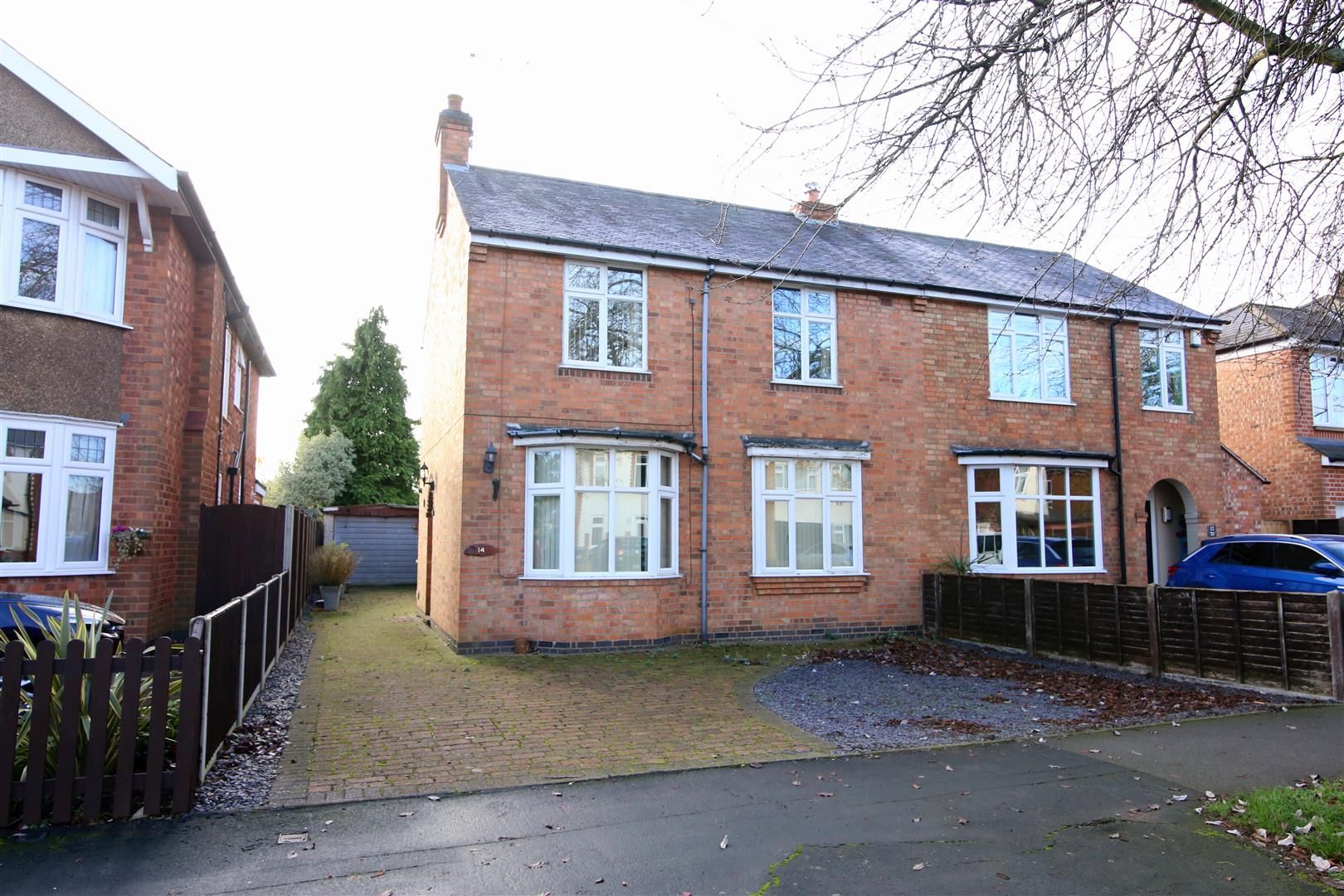 3 bed semidetached house for sale in Warren Road, Hillmorton, Rugby