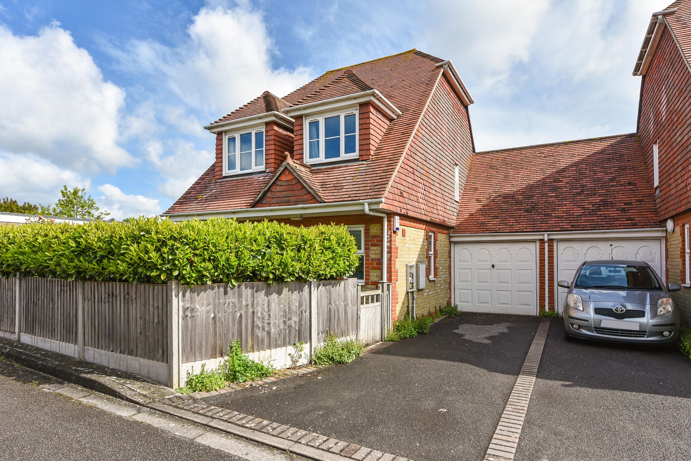 The Peacheries, Chichester PO19