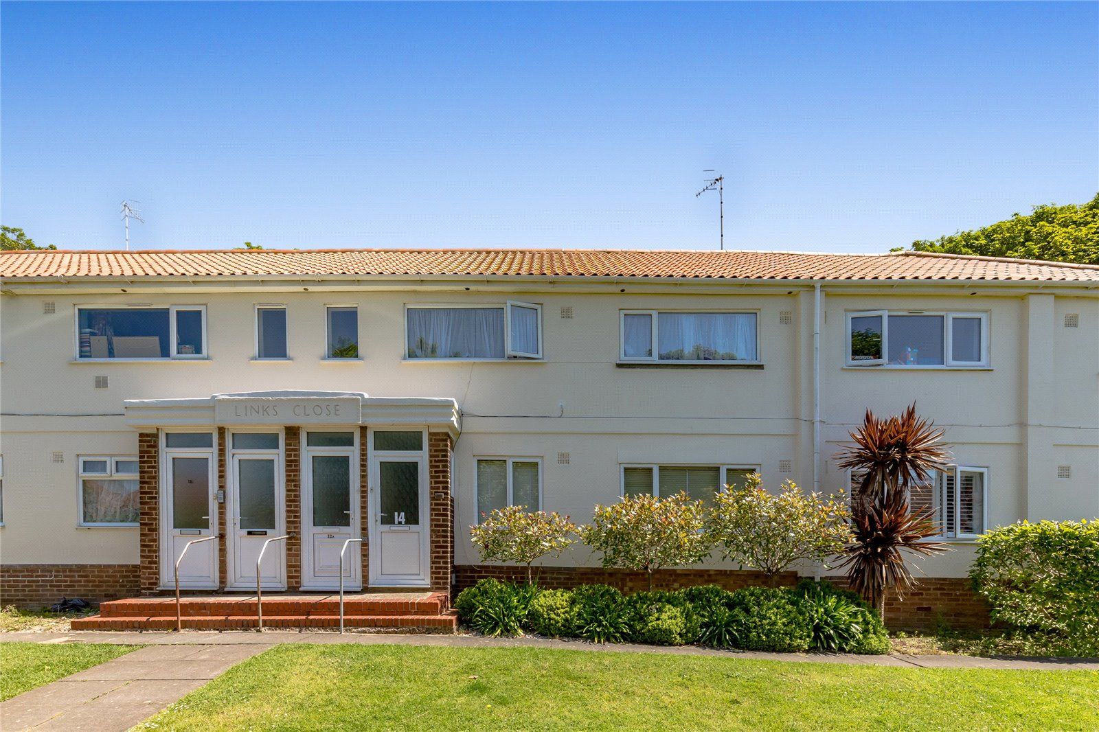 2 bed flat for sale in Links Close, Portslade, Brighton, East Sussex