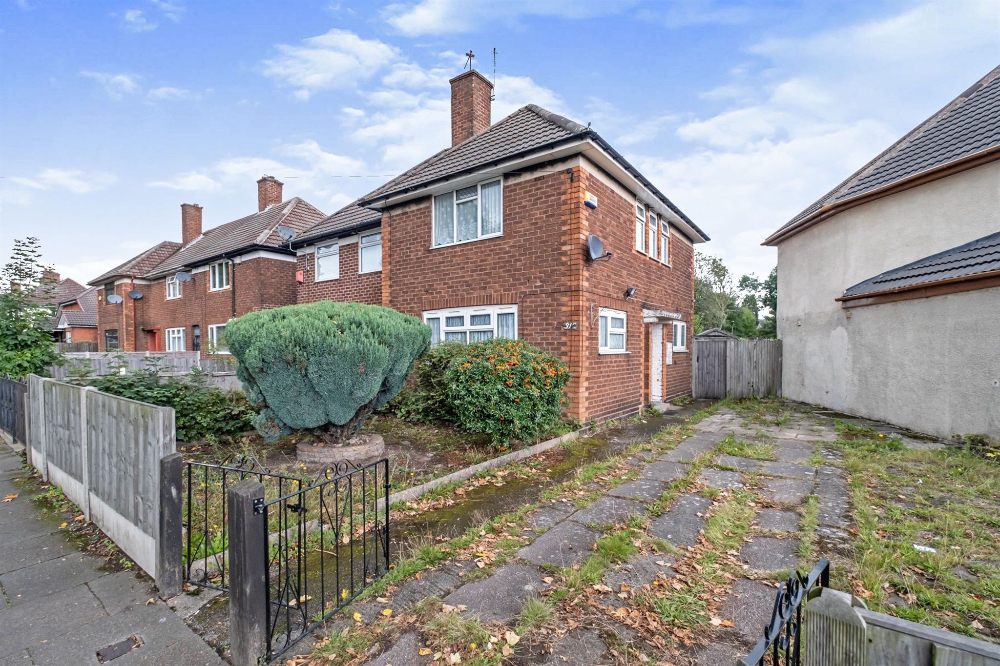 3 bed semidetached house for sale in Warren Farm Road, Kingstanding