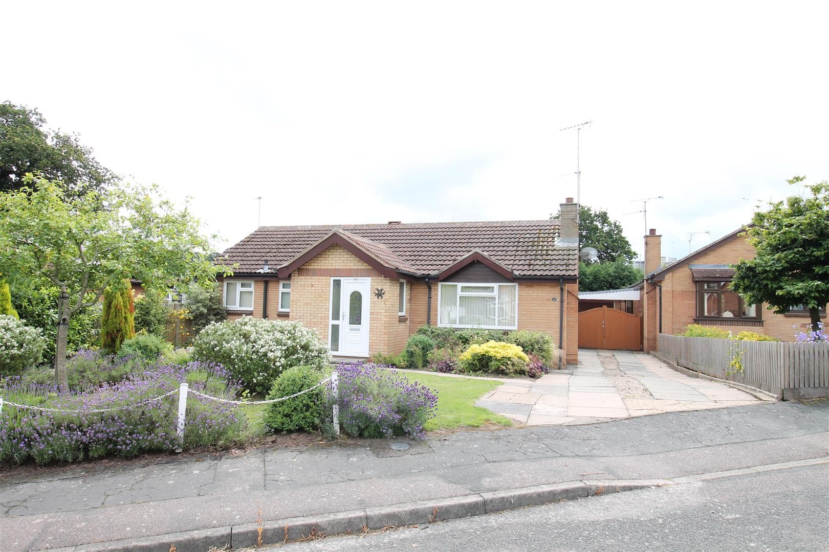 3 bed detached bungalow for sale in Quantock Rise, Shepshed