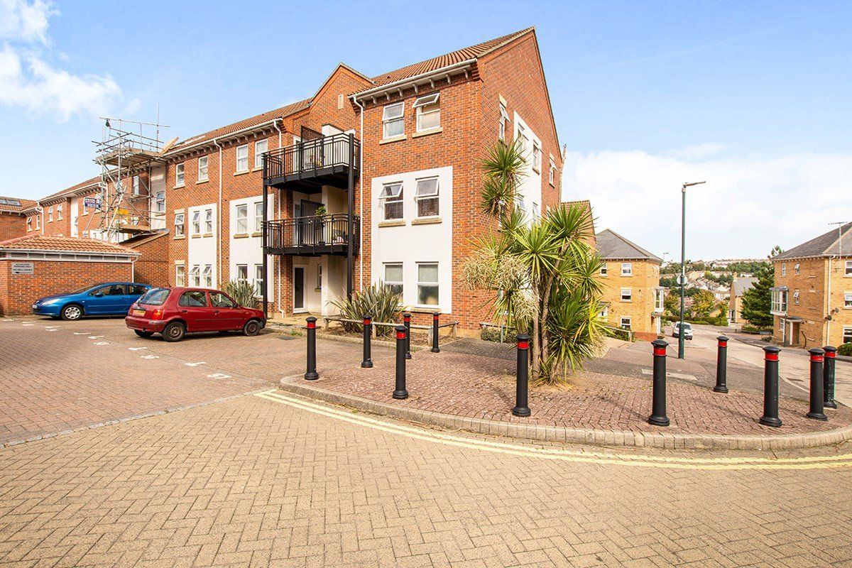 2 bed flat for sale in Mary Court, Chatham, Kent ME4 Zoopla