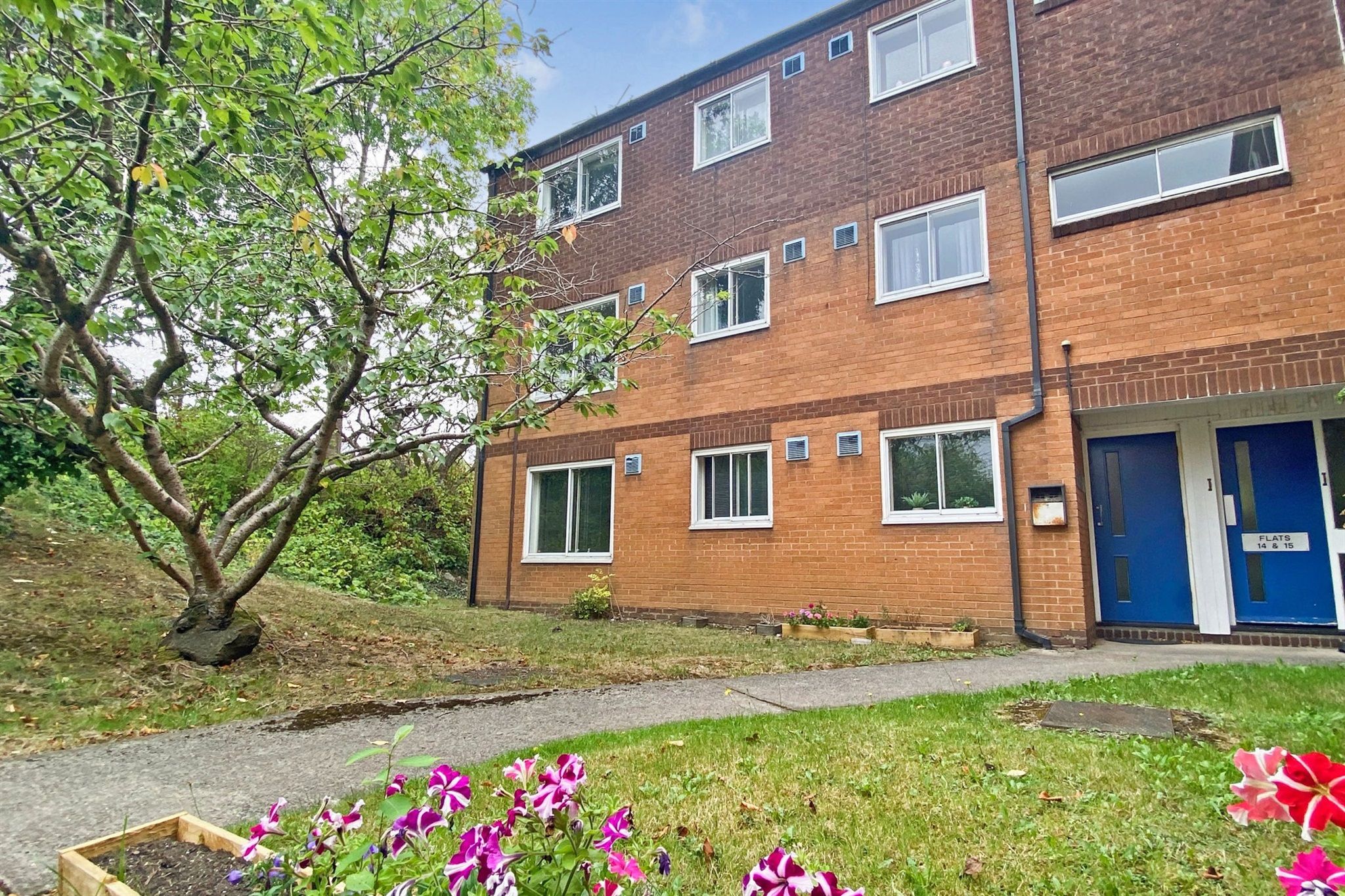 2 bed flat for sale in Windsor Road, Penarth CF64 Zoopla