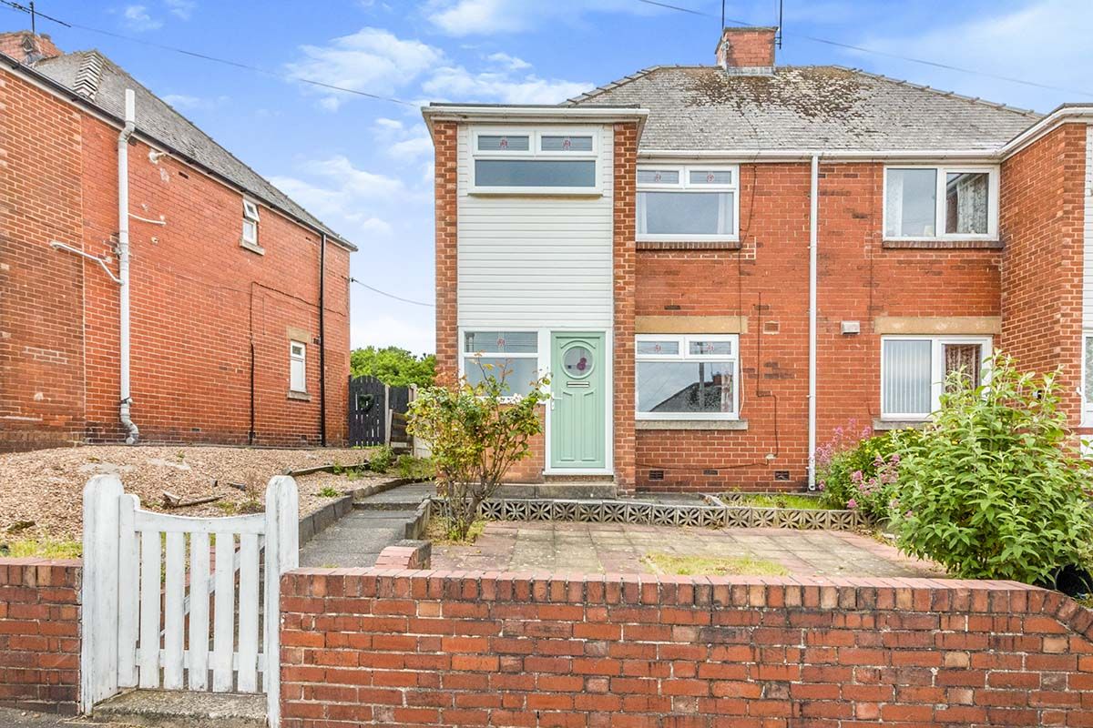 3 bed semidetached house for sale in Birch Avenue, Chapeltown