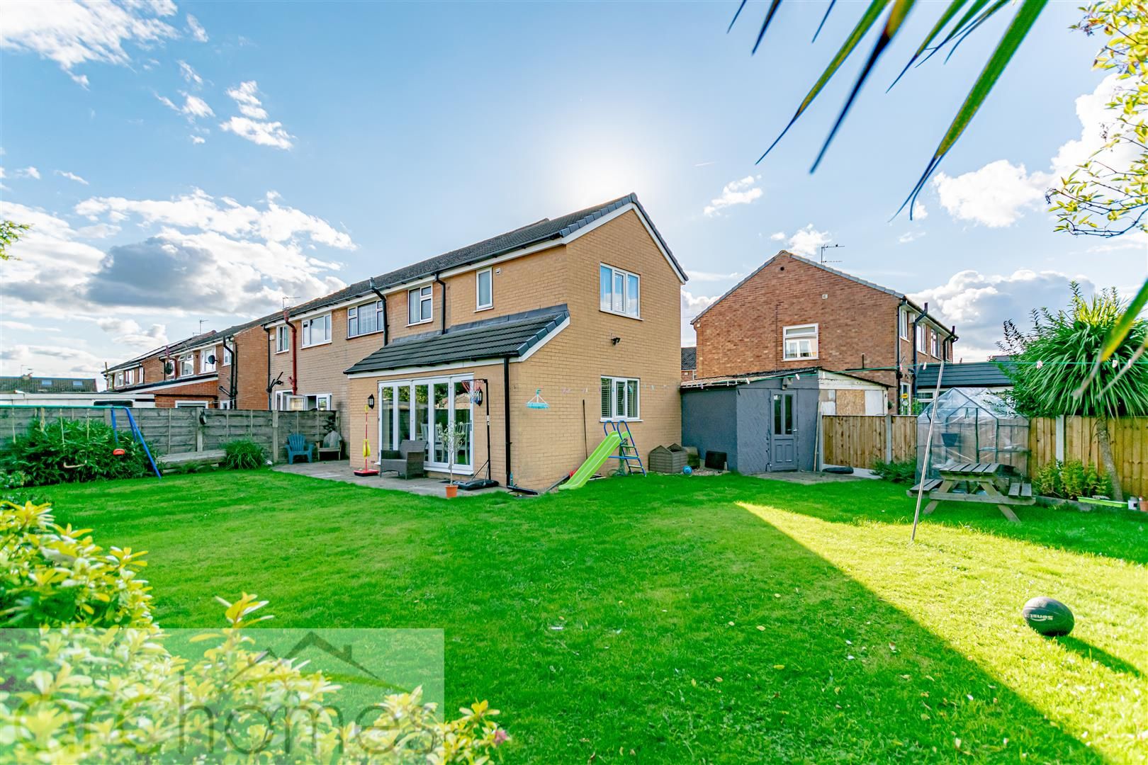 4 bed semidetached house for sale in Malvern Avenue, Atherton