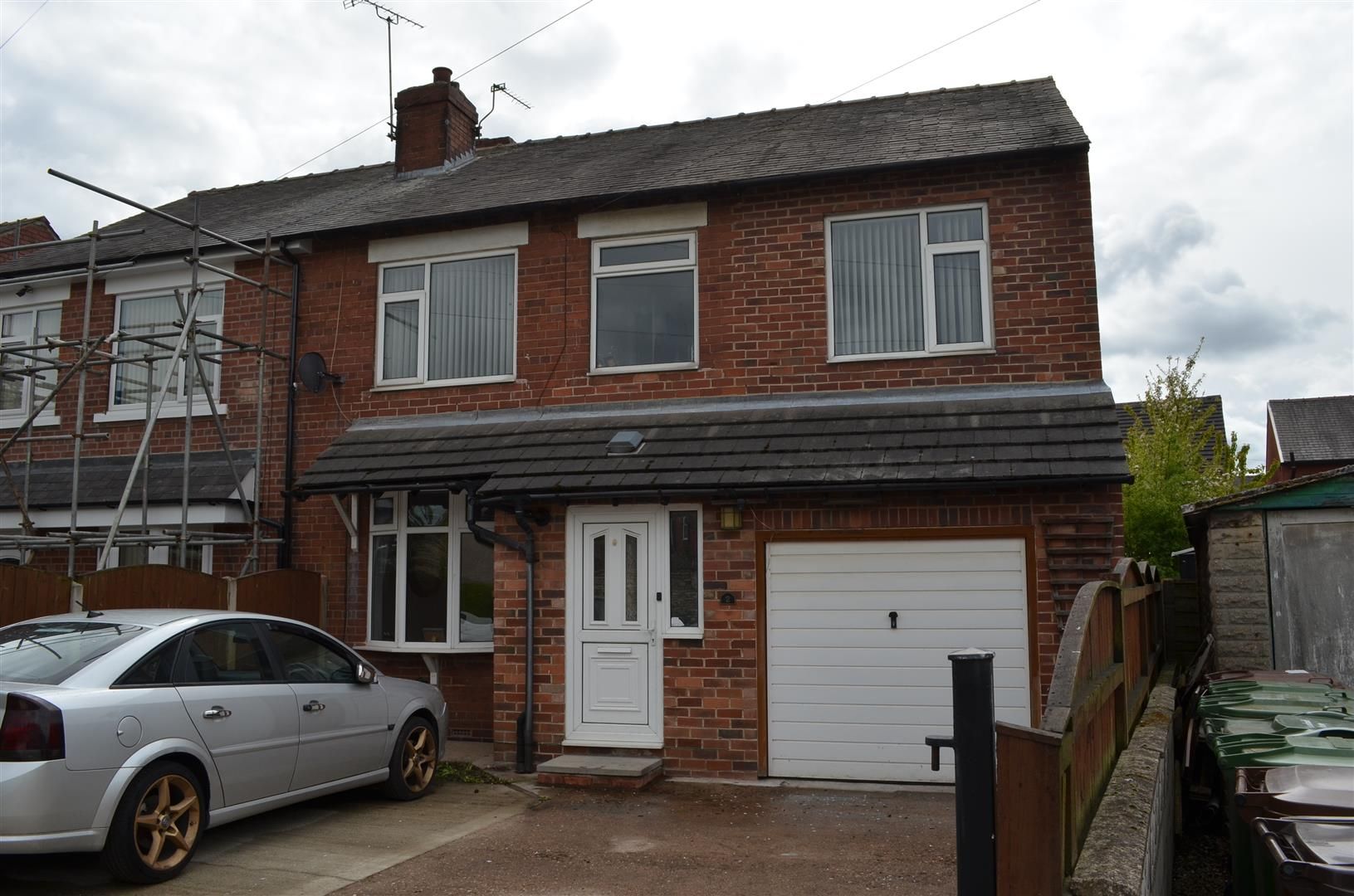 4 bed semidetached house for sale in Middle Lane, Knottingley WF11