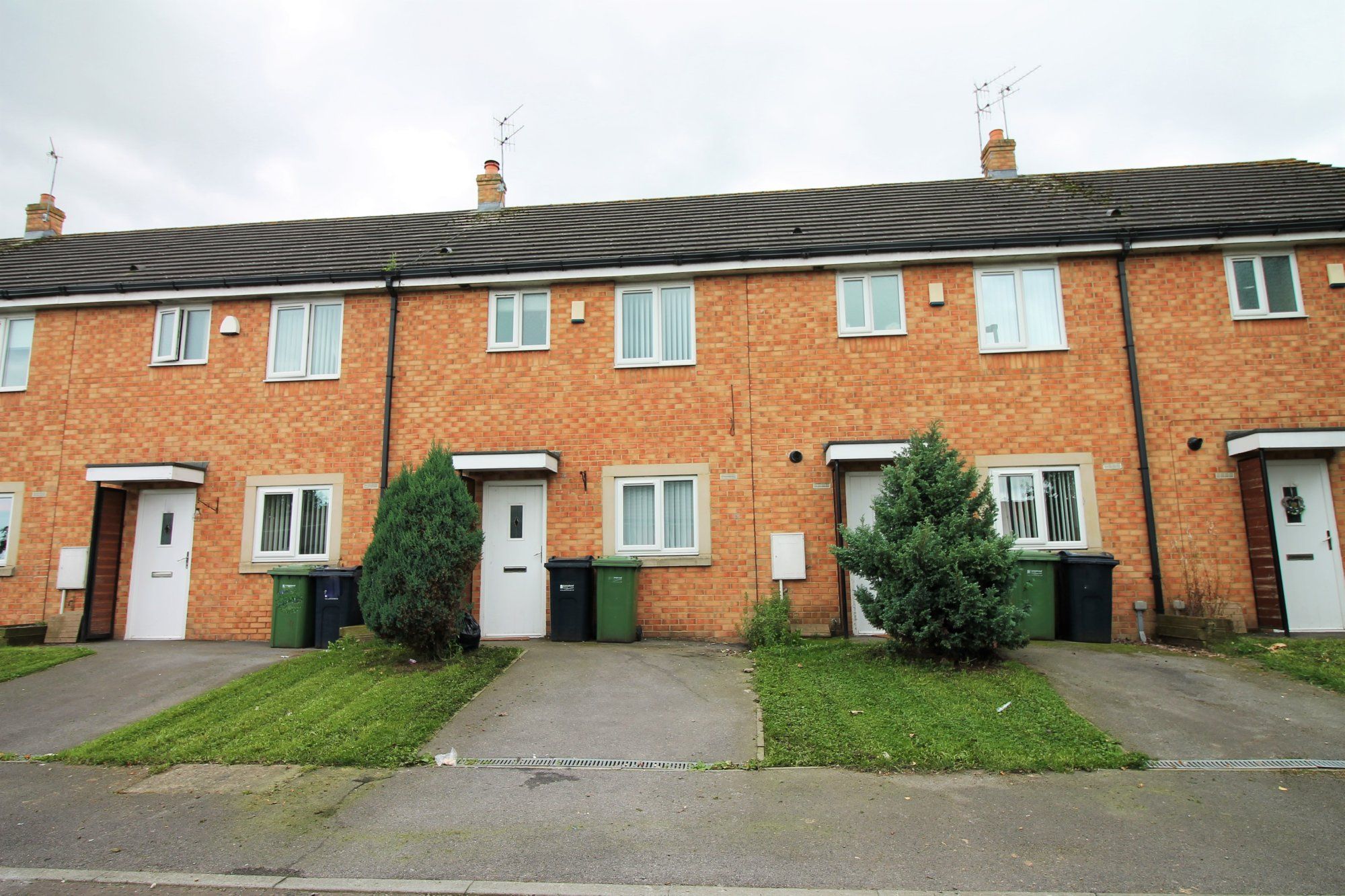 3 bed terraced house to rent in Queens Square, Deckham, Gateshead NE10