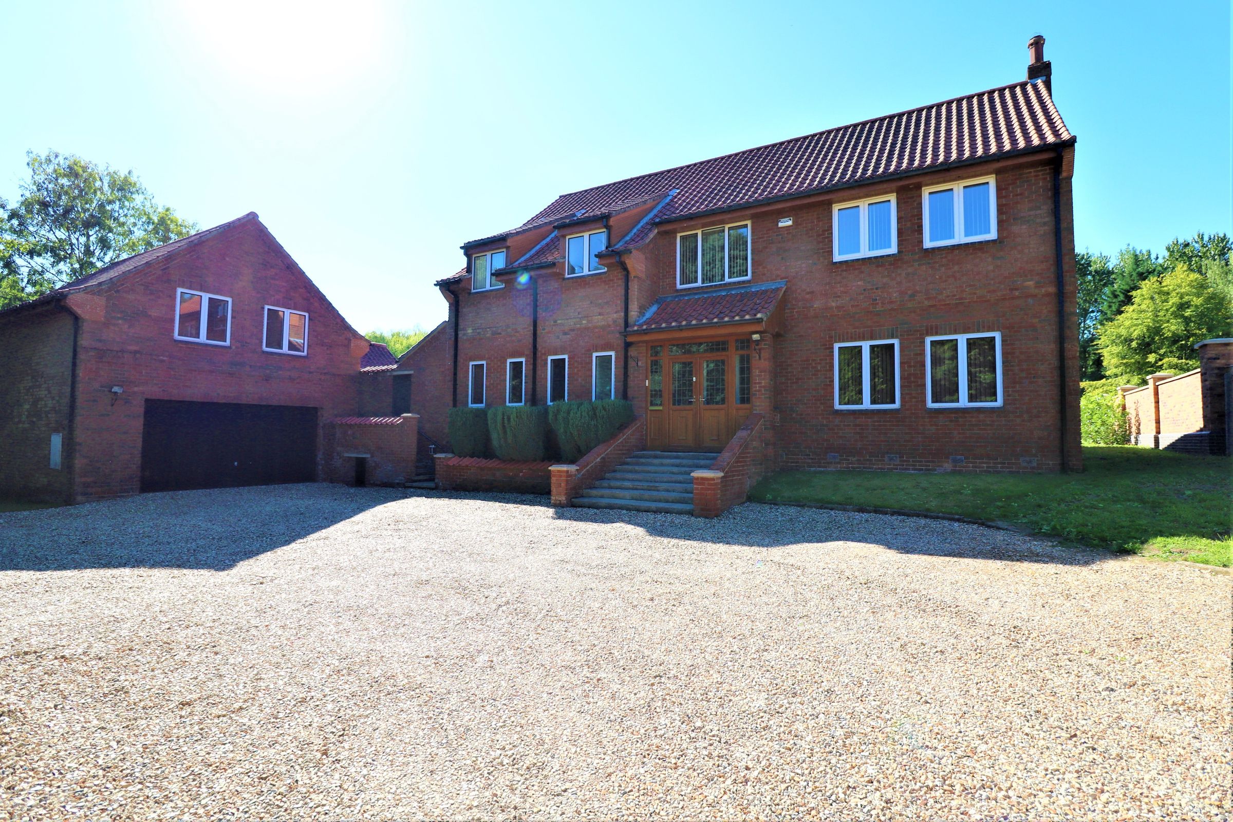 5 bed detached house for sale in Waltham Road, Barnoldby Le Beck