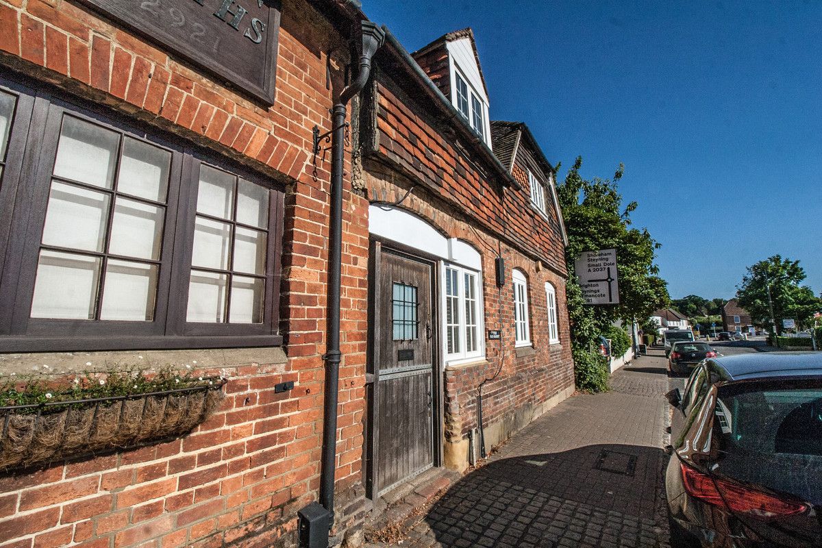 2 bed cottage for sale in High Street, Henfield BN5 Zoopla