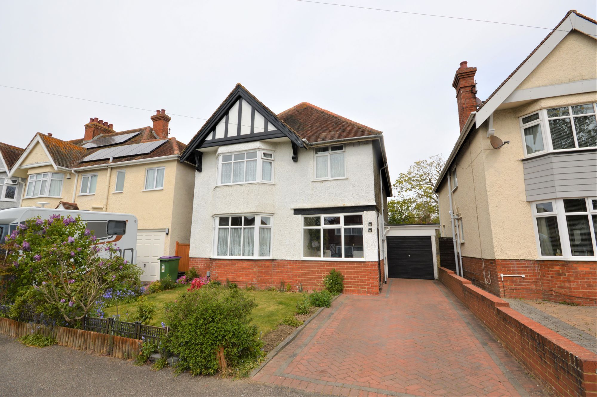 4 bed detached house for sale in Alder Road, Folkestone CT19 Zoopla