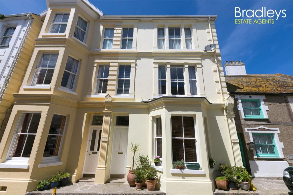 4 bed terraced house for sale in North Street, Marazion, Cornwall TR17