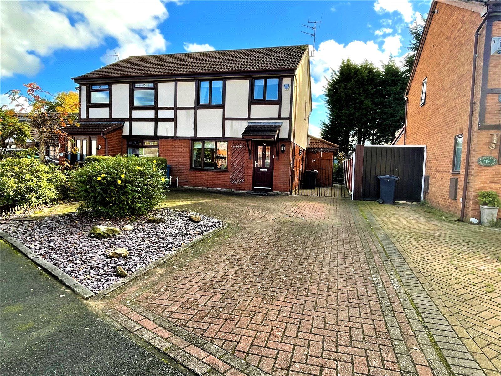 3 bed semidetached house for sale in Fernwood Drive, Halewood