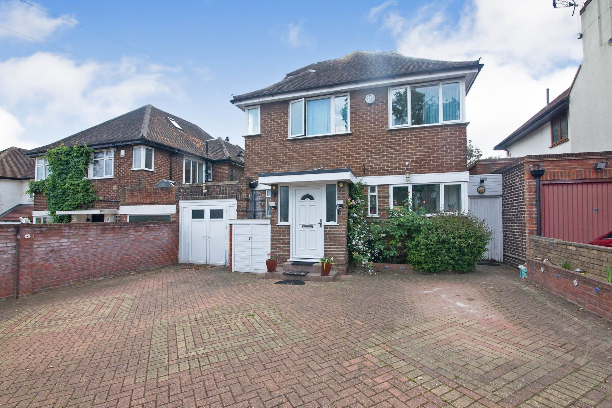4 bed detached house for sale in High Road, Harrow Weald, Harrow HA3