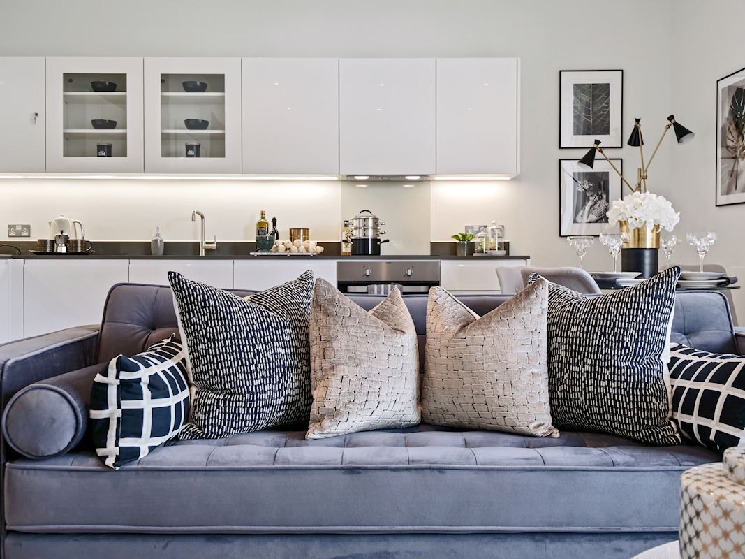 14 Erebus Gardens, London E14  