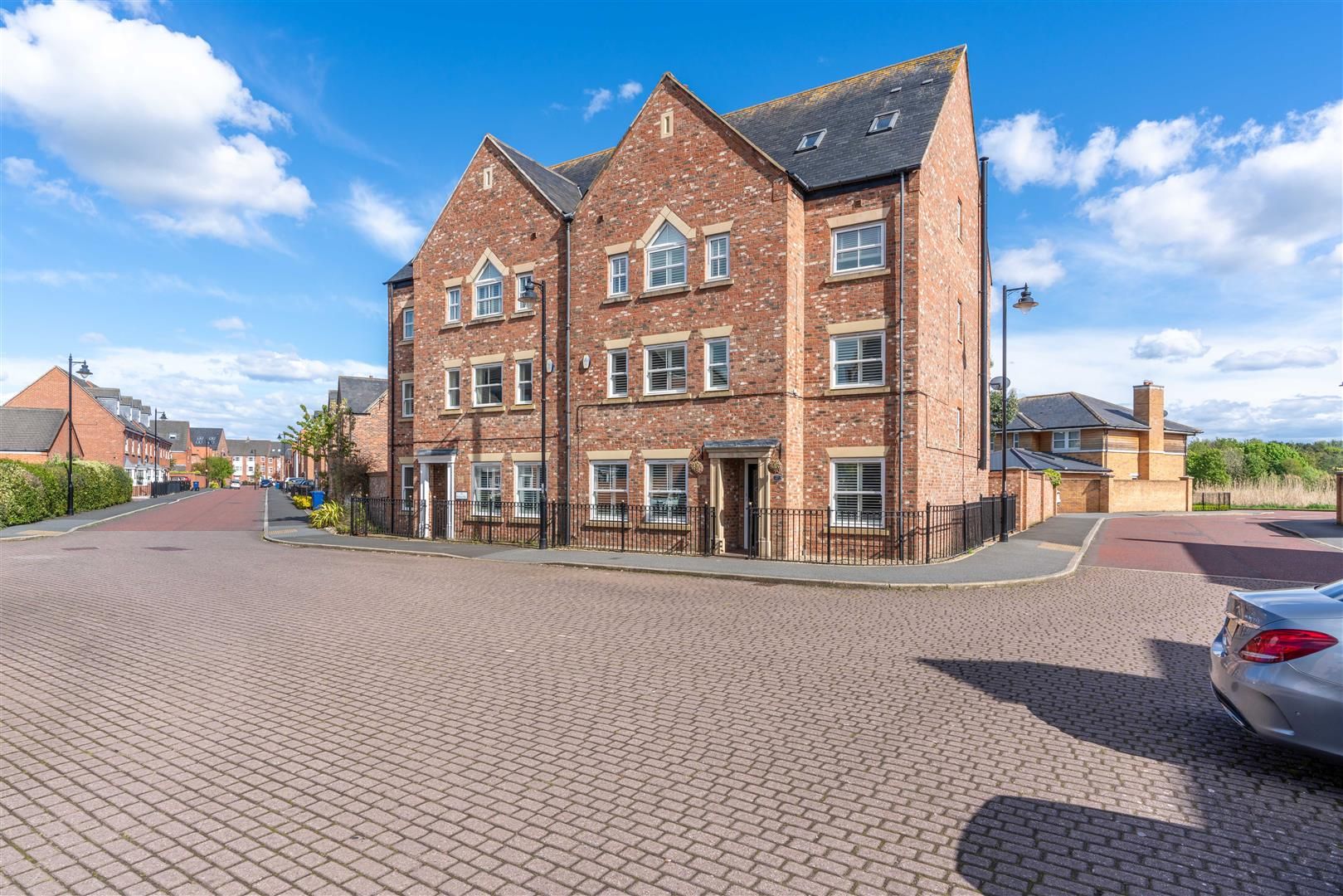 Halton Way, Great Park, Gosforth NE3  