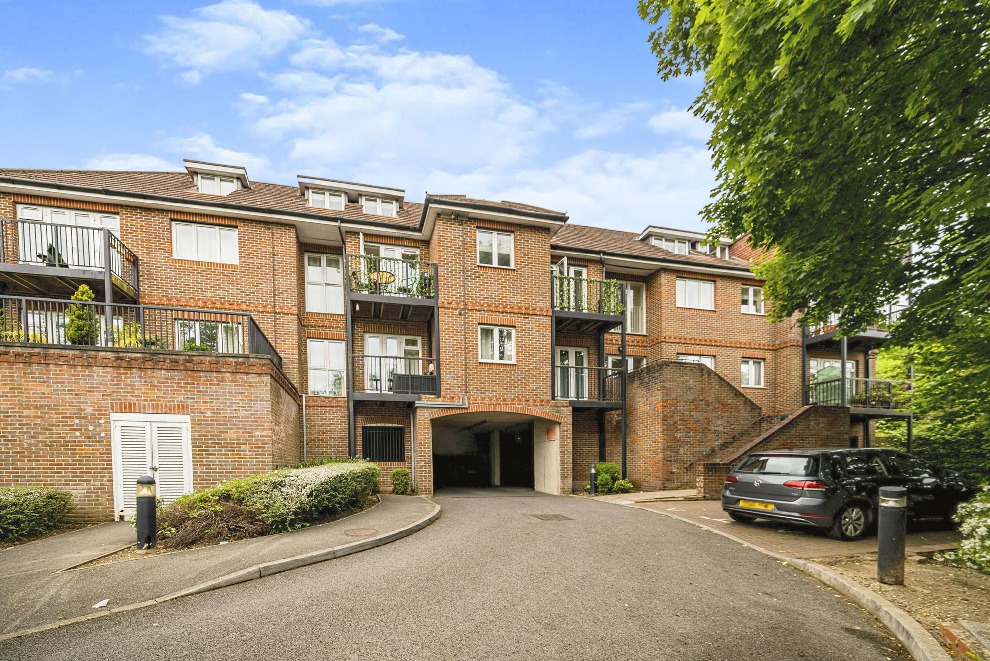 2 bed flat for sale in St. Marks Close, High HP13 Zoopla
