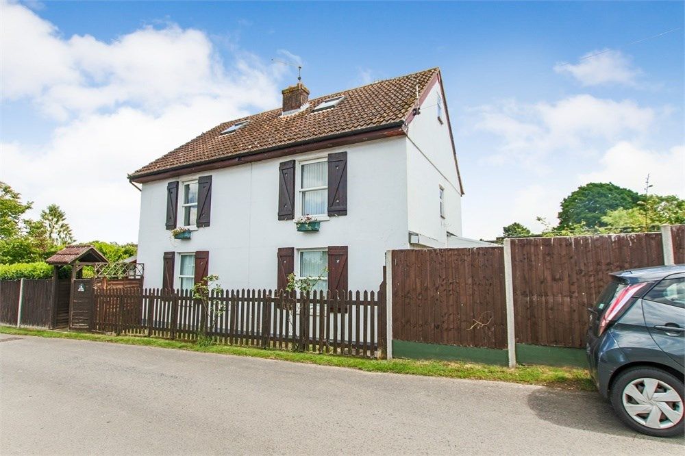 5 bed detached house for sale in West Street, Dormansland, Lingfield