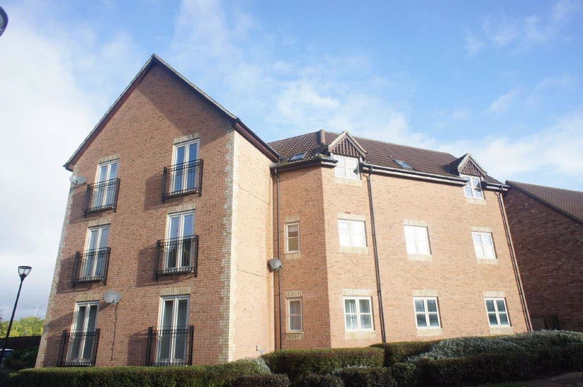 2 bed flat to rent in Upminster Close, Monkston Park, Milton Keynes