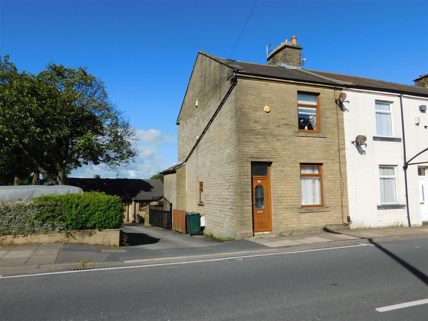 3 bed end terrace house for sale in Beacon Road, Bradford BD6 Zoopla
