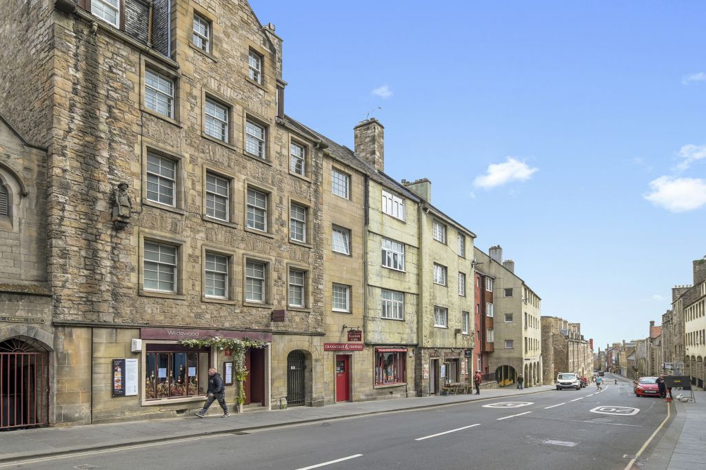 265/6 Canongate, Edinburgh EH8