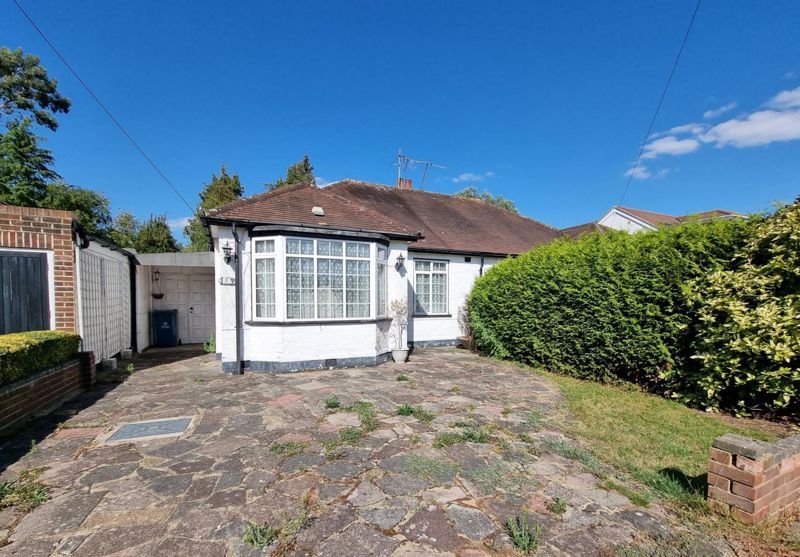 3 bed bungalow for sale in Sylvia Avenue, Hatch End, Pinner HA5 Zoopla