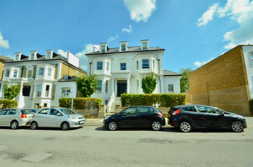 2 bed flat to rent in 16 Avenue Elmers, Surbiton KT6 Zoopla