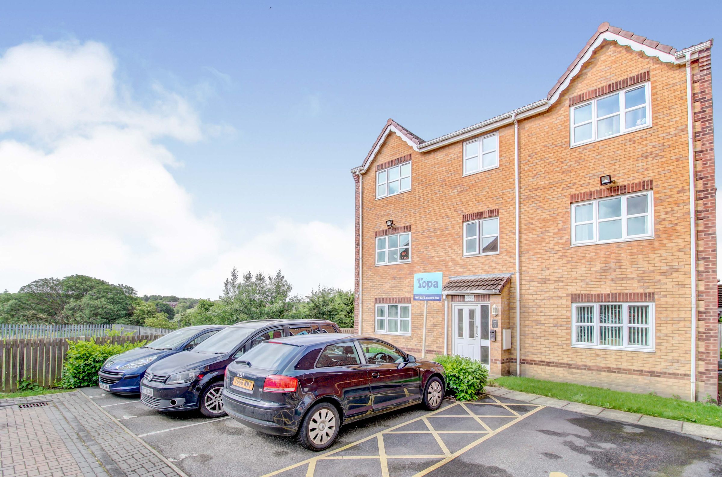 2 bed flat for sale in Sandringham Court, Streethouse, Pontefract WF7