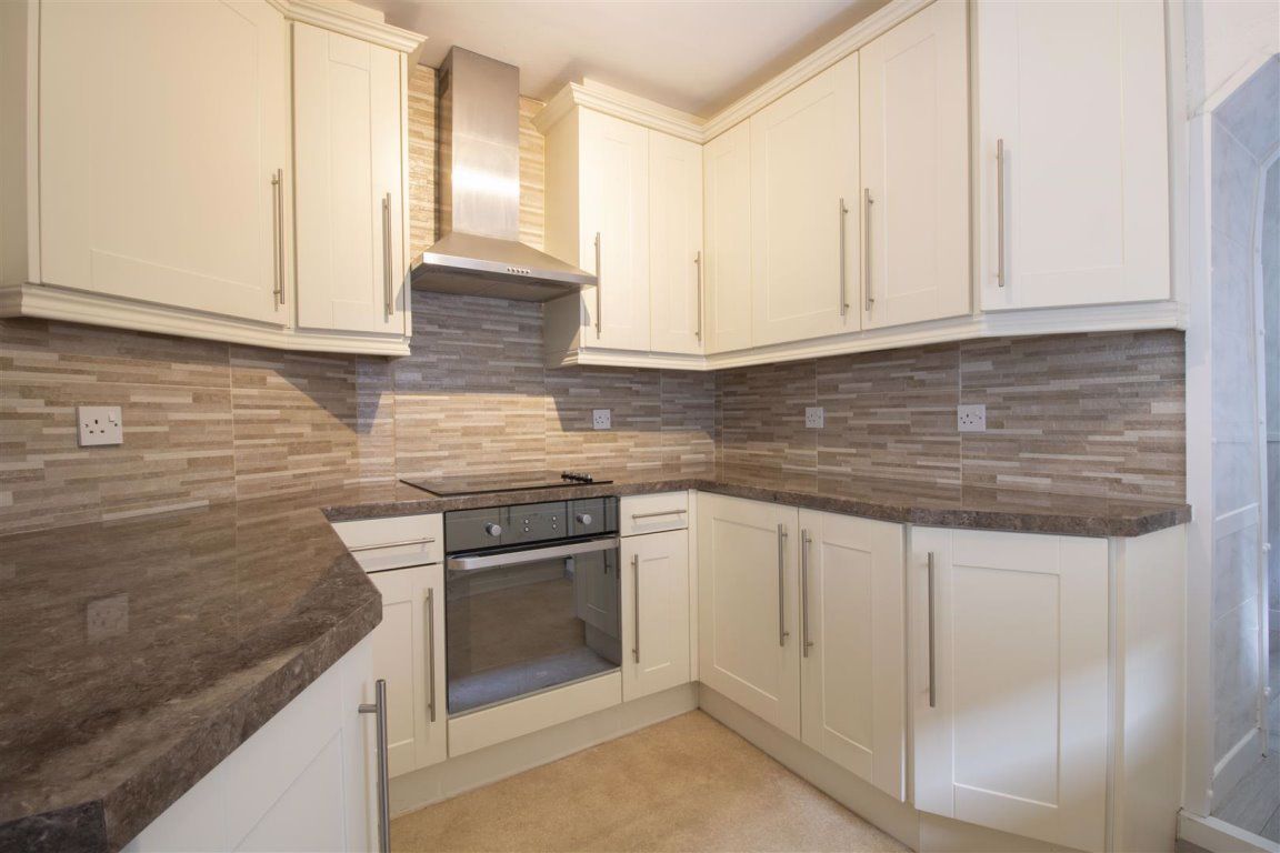 2 bed property to rent in 13 Duffryn Terrace, Elliots Town, New