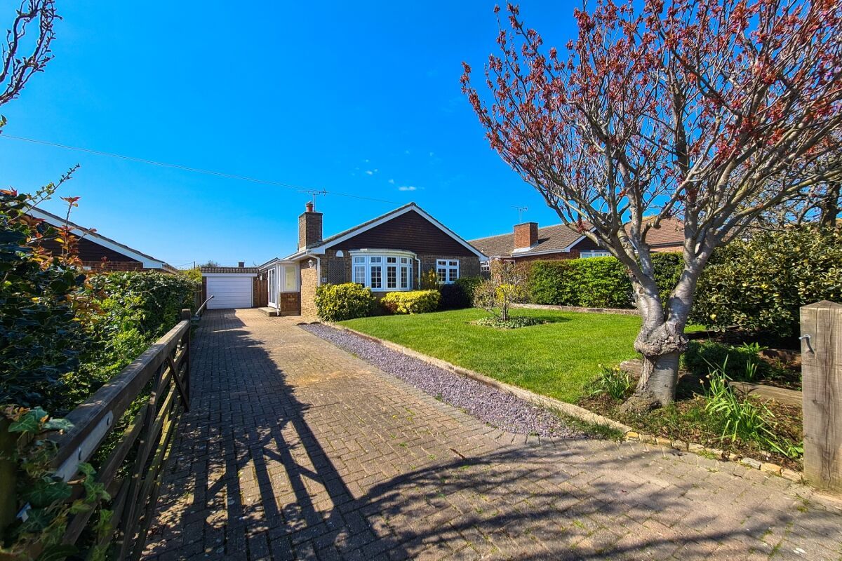 3 bed bungalow for sale in Foads Hill, Cliffsend, Ramsgate CT12 Zoopla