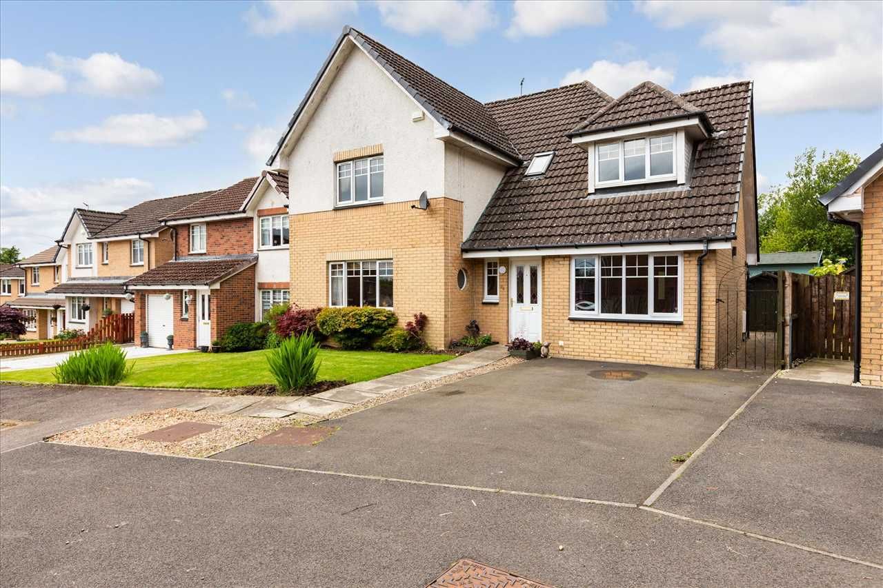 5 bed detached house for sale in Burnside View, Lindsayfield, East